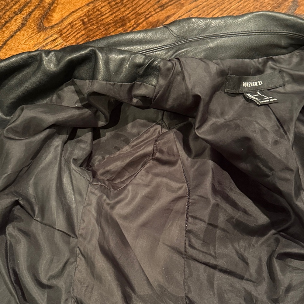 Forever 21 cropped faux leather jacket - Picture 11 of 14